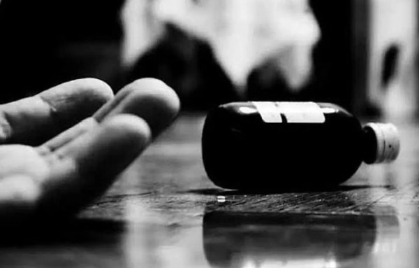 विष सेवनबाट तीन बालबालिकाको मृत्यपश्चात् आमाको पनि निधन