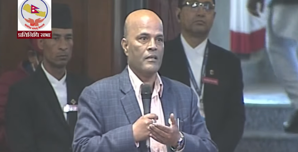 बालेनलाई अमरेशको चुनौती- 'सक्छौ भने सिंहदरबार भत्काएर देखाऊ'