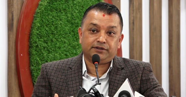 प्रधानमन्त्रीलाई गगन थापाको आग्रह- मन्त्री गुप्तालाई तत्काल बर्खास्त गर्नुस्