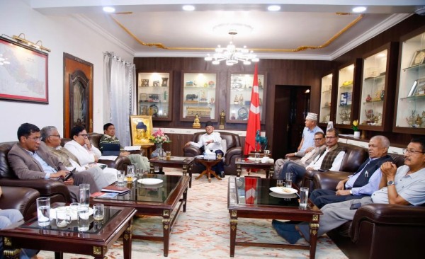 गृहमन्त्रीले राजीनामा नदिएसम्म संसद अवरोध जारी राख्ने माओवादीको निर्णय