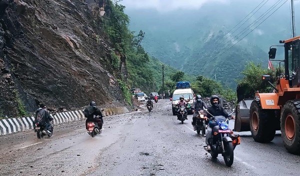 नारायणगढ–मुग्लिन सडकखण्डमा सहज रूपमा यातायात सञ्चालन