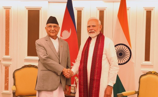 प्रधानमन्त्री ओली र भारतका प्रधानमन्त्री मोदीबीच भेटवार्ता