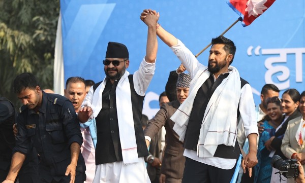 बालेनले देश बनाउँछ : रवि लामिछाने