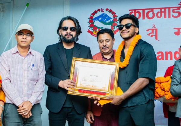 रवीन्द्रलाई २ लाख र खोखो विश्वकप उपविजेता टोलीलाई काठमाडौं महानगरबाट ११–११ लाखको सम्मान