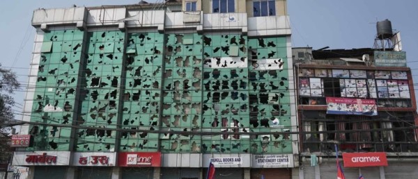 तीनकुनेमा राजावादीले गरे स्थानीयको घर तोडफोड