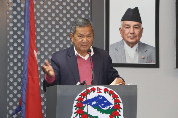 कार्यक्षमता बढाउन मातहतका विभाग र निकायलाई सञ्चारमन्त्री गुरुङको निर्देशन