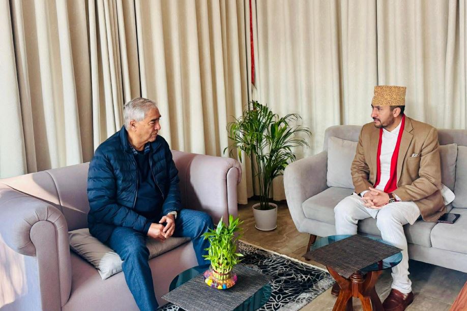 देउवा र सञ्चारमन्त्रीबीच भेट, समसामयिक विषयमा छलफल