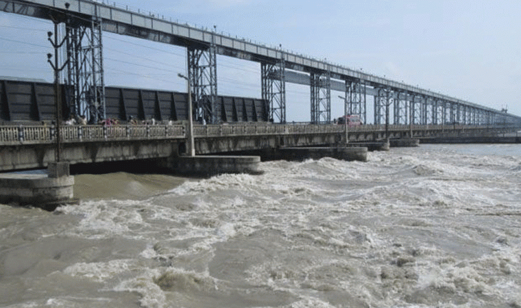 सप्तकोशीमा पानीको बहाव बढेसँगै ३१ ढोका खोलिए