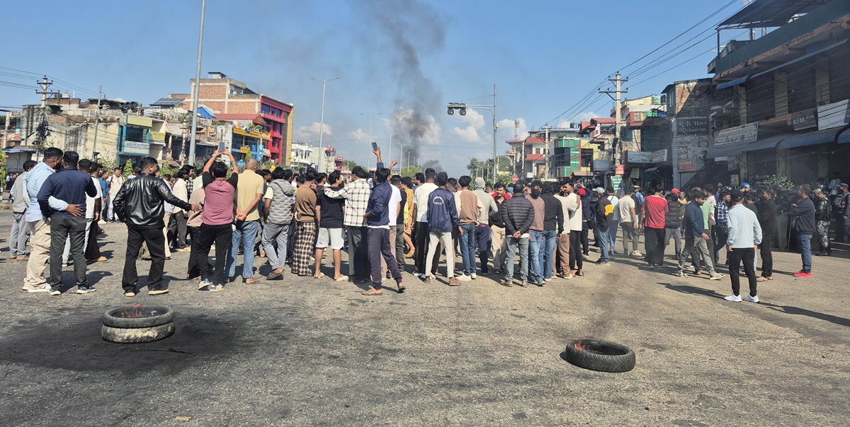 सिमरा तनावग्रस्त : चार राउण्ड अश्रुग्यास र दुई राउण्ड हवाई फायर