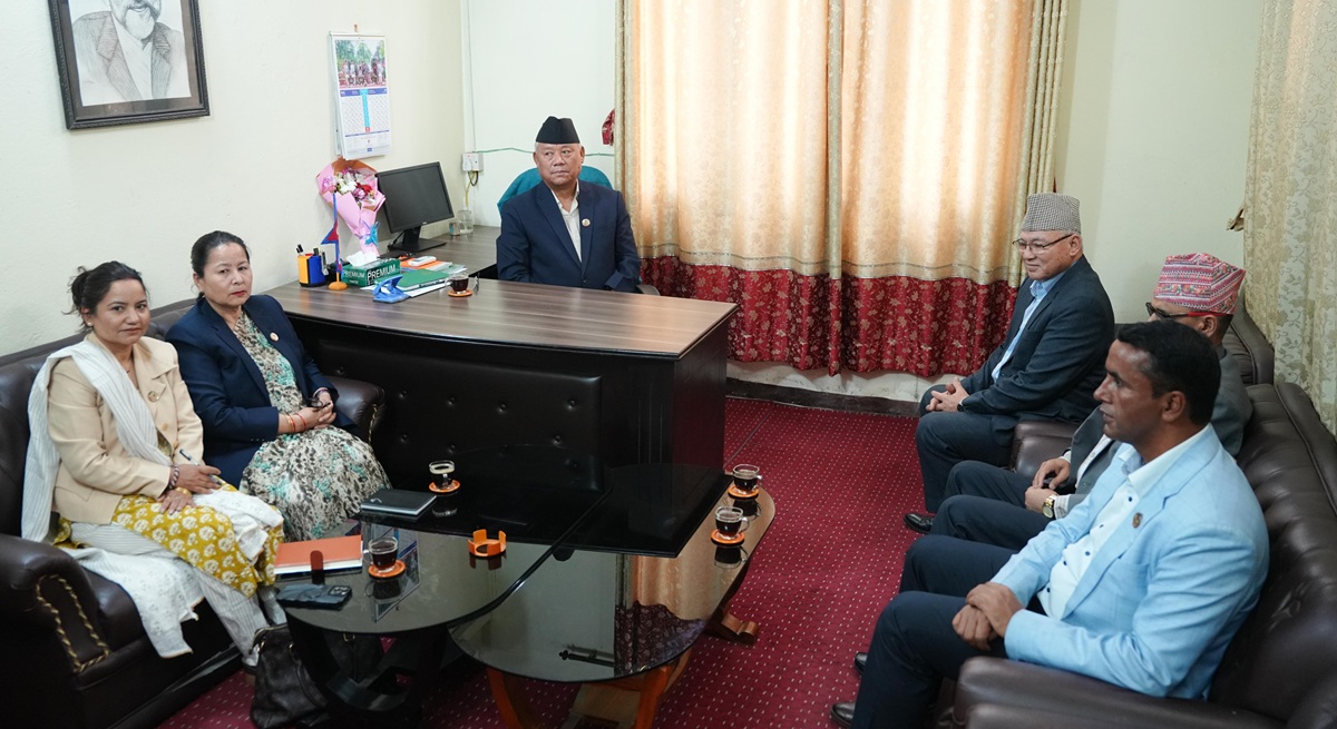 सरकारले ल्याएका अध्यादेश जारी नगर्न राष्ट्रपतिलाई विपक्षी दलहरूको आग्रह