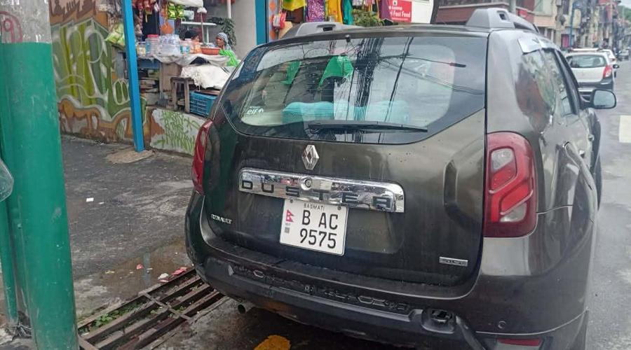 कांग्रेस सभापति गगन थापाको घर अगाडि पनि शंकास्पद गाडी