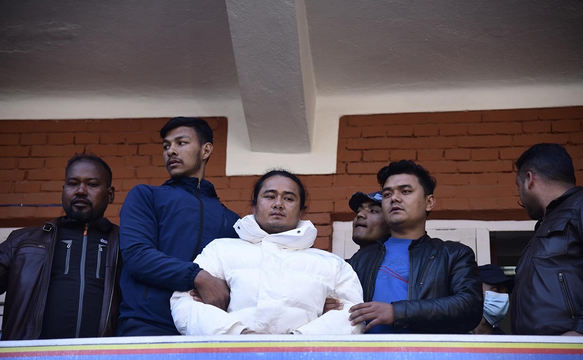 बम्जनलाई प्रहरीले गर्यो सार्वजनिक, सर्लाही जिल्ला अदालतमा पेश गरिने
