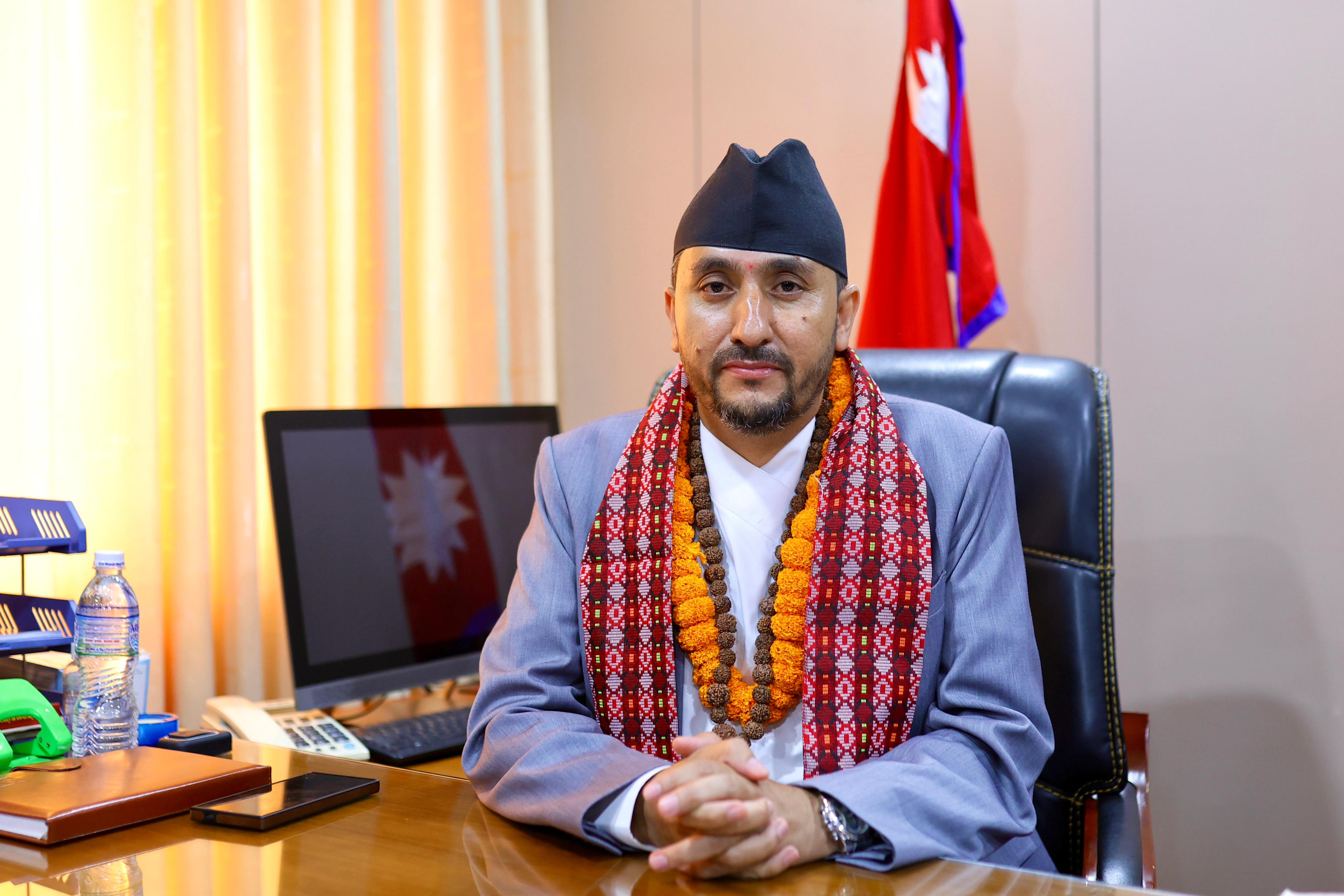 सञ्चारमन्त्री खरेलको पहिलो निर्णय- प्रमुख १० सहरका सावर्जनिक स्थानमा निःशुल्क वाइफाइ