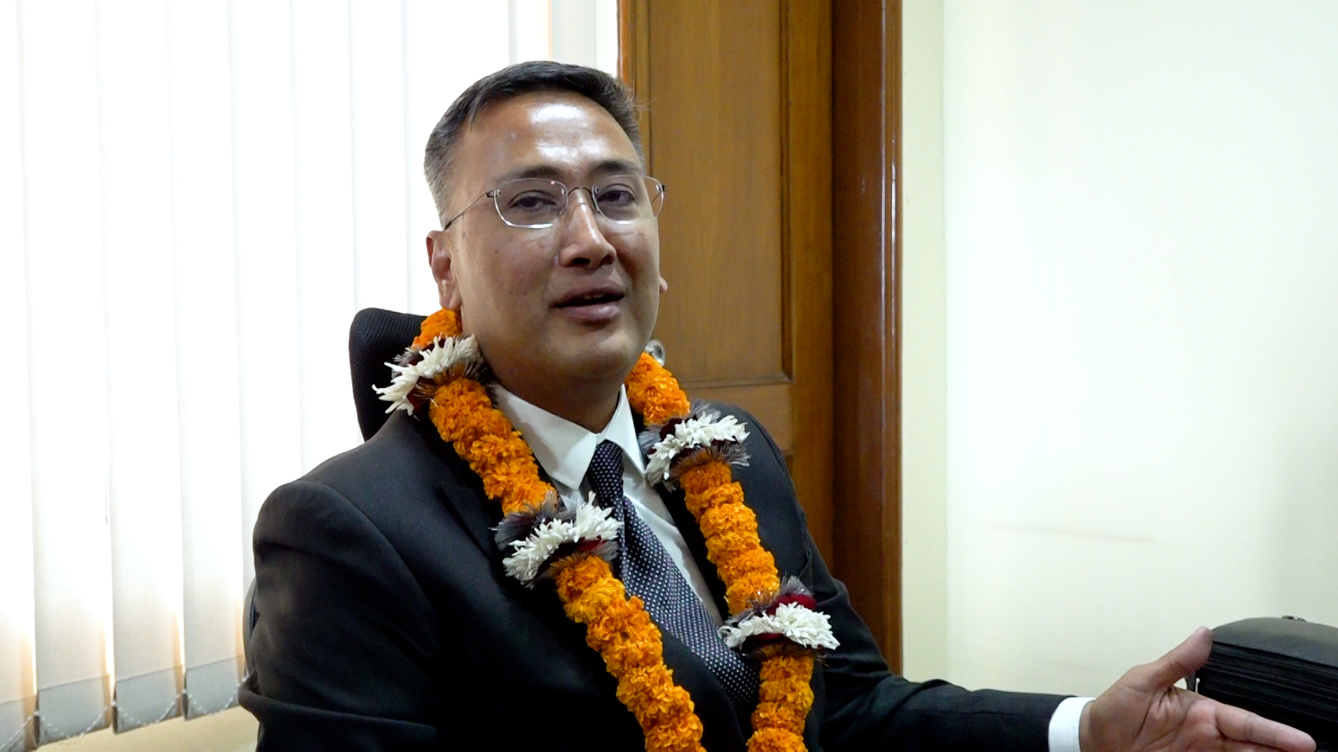 धितोपत्र बोर्डका अध्यक्ष श्रेष्ठले दिए राजीनामा