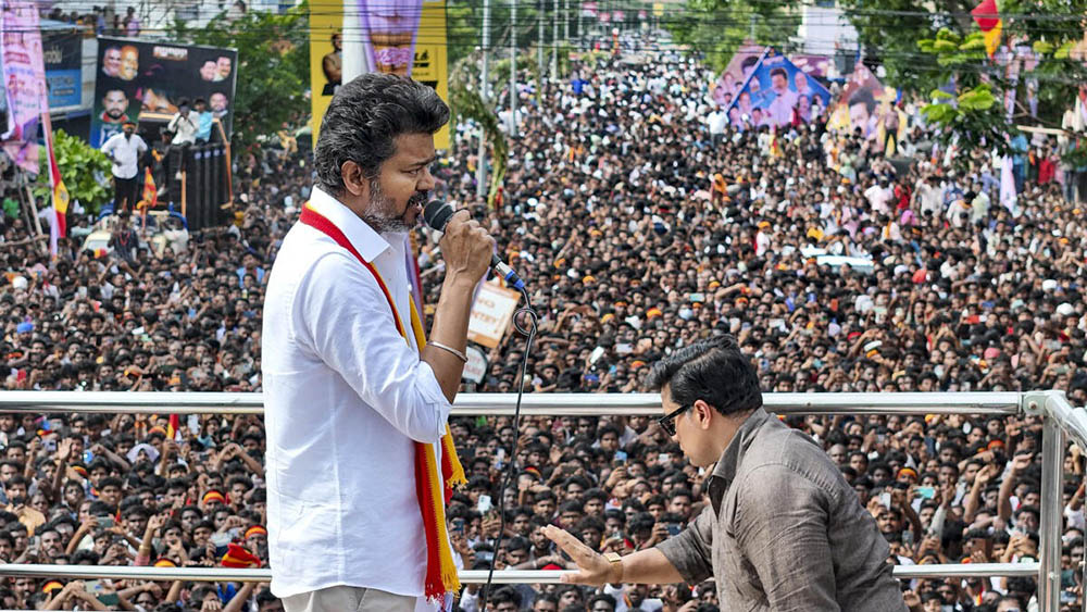 भारतमा अभिनेता थलापति विजयको र्‍यालीमा भागदौड हुँदा ३९जनाको मृत्यु