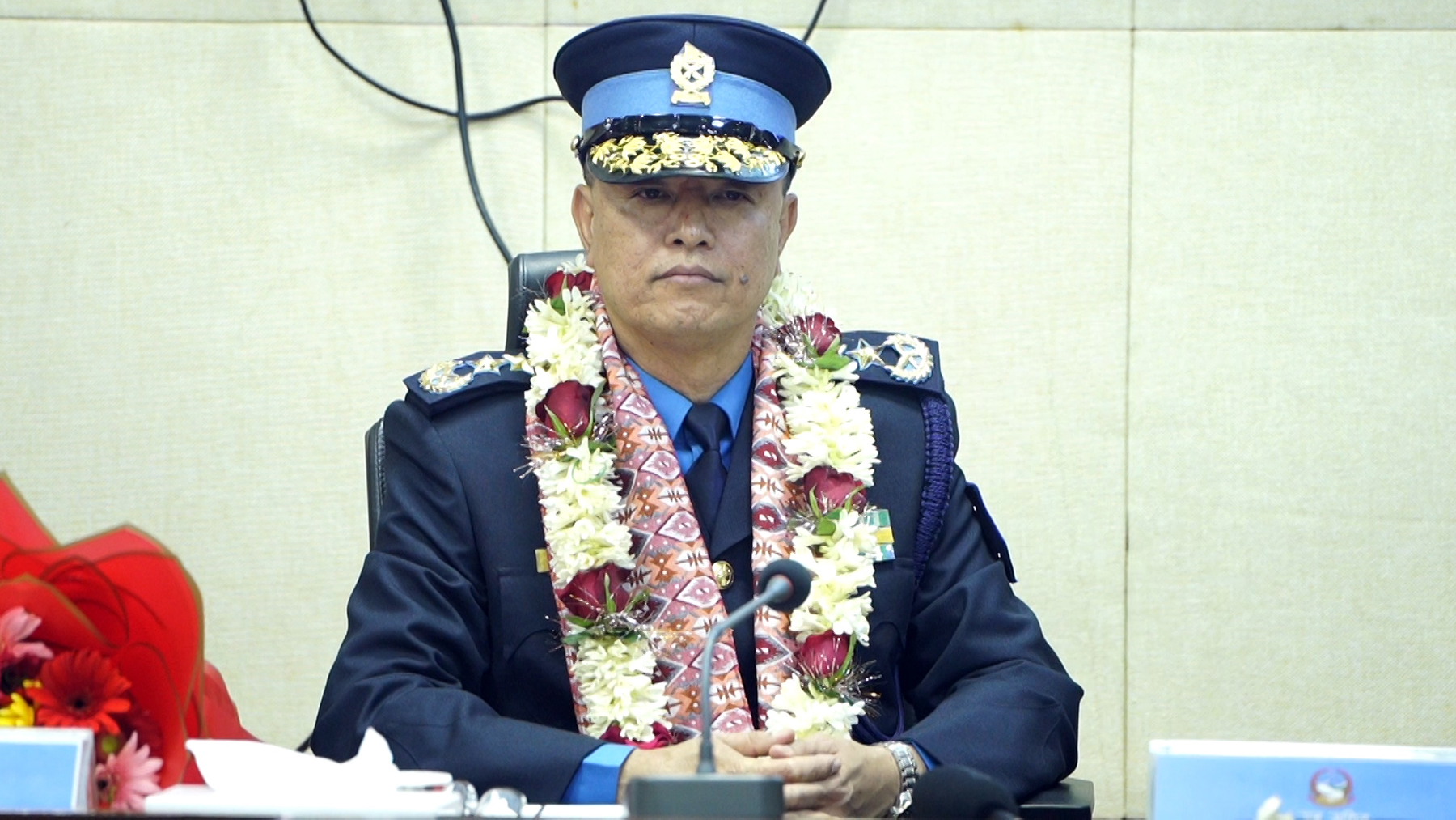 निवर्तमान आइजिपी खापुङलाई विदेश भ्रमणमा रोक, उपत्यका छाड्न पनि स्वीकृति लिनुपर्ने