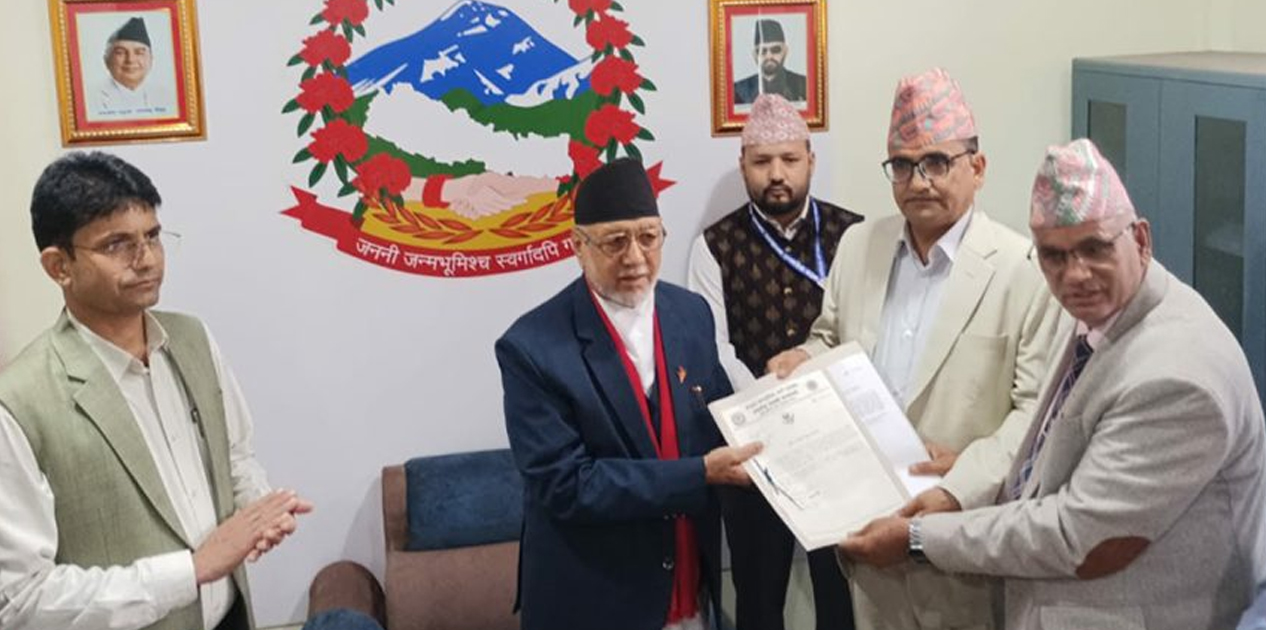 सुदूरपश्चिमको मुख्यमन्त्रीमा खगराज भट्टको दाबी पेस