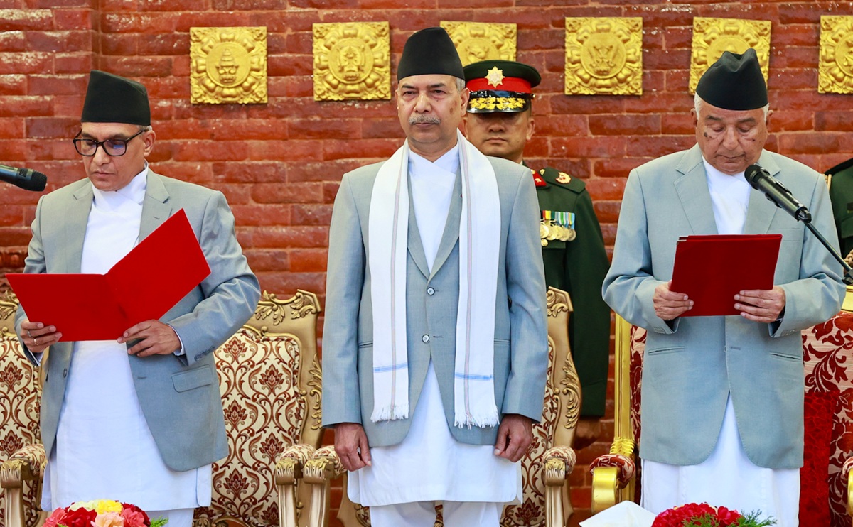 प्रधानन्यायाधीश शर्माले लिए शपथ