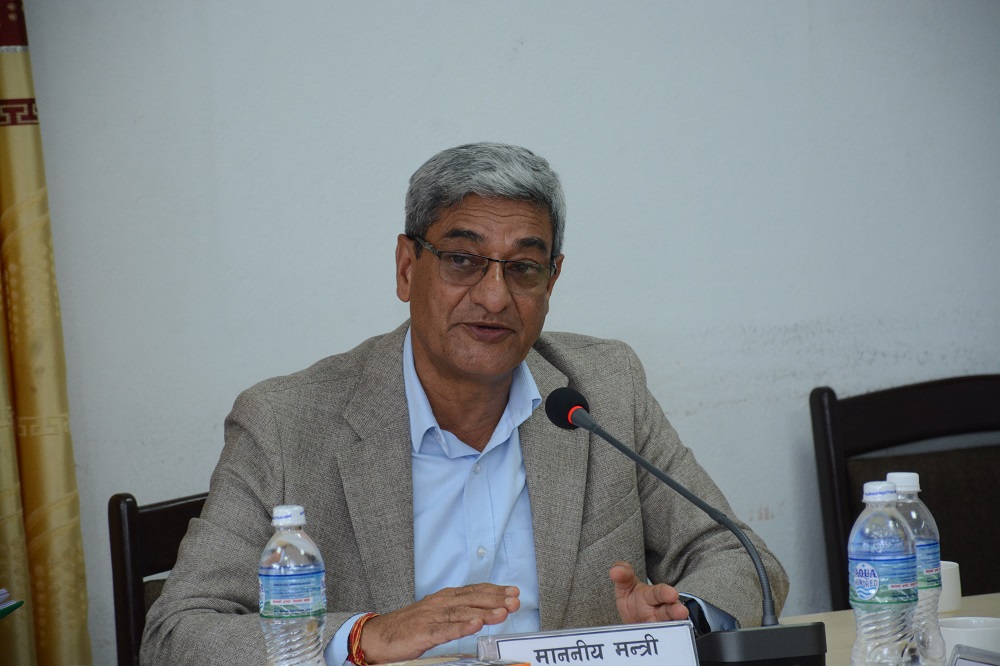 कसैको चाहनाले मुद्दा चल्दैन, कानूनबमोजिम चल्छ : गृहमन्त्री लेखक