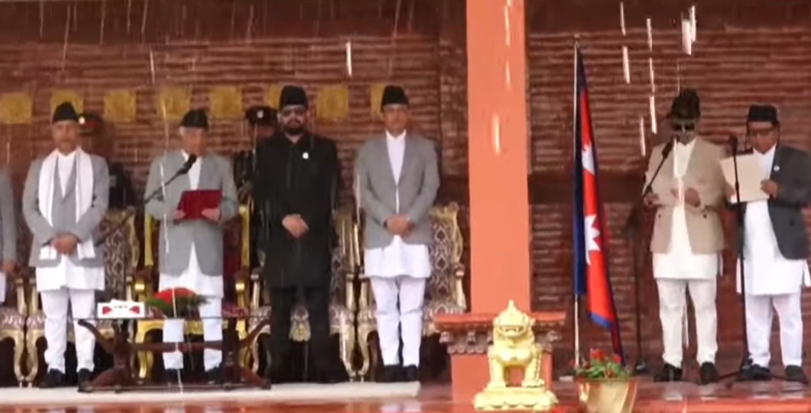 नवनियुक्त गृहमन्त्री सुधन गुरुङ र नवप्रवर्तनमन्त्री महावीर पुनले लिए शपथ